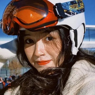 荒唐男荒唐女
